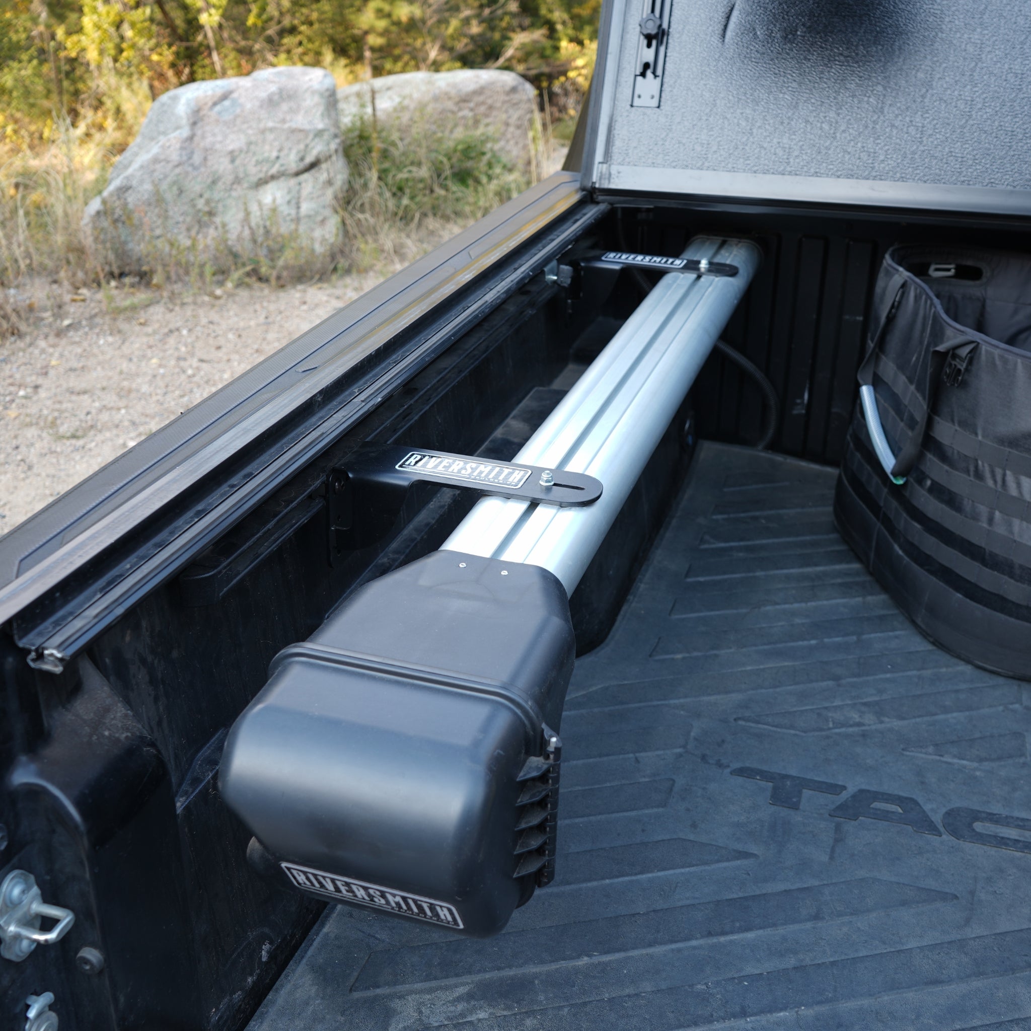 ShortCut River Quiver with Truck Bed Mount Riversmith Inc